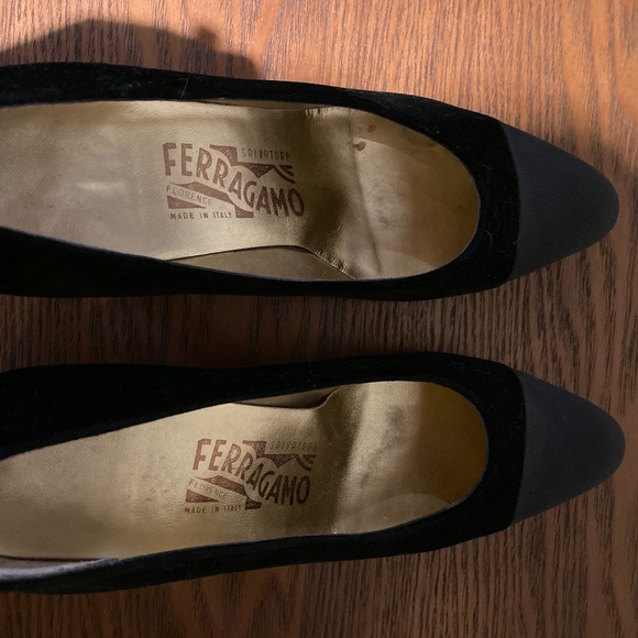 Ferragamo heels - Picture 2 of 3